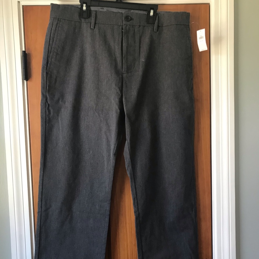 NWT Men’s Grey Khakis